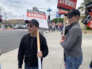 Writer-Producer-Director-Danny-Bilson-turns-out-for-USC-picket-at-Paramount.jpg