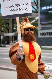 Member-dressed-like-Donkey-Kong-at-Universal.jpg