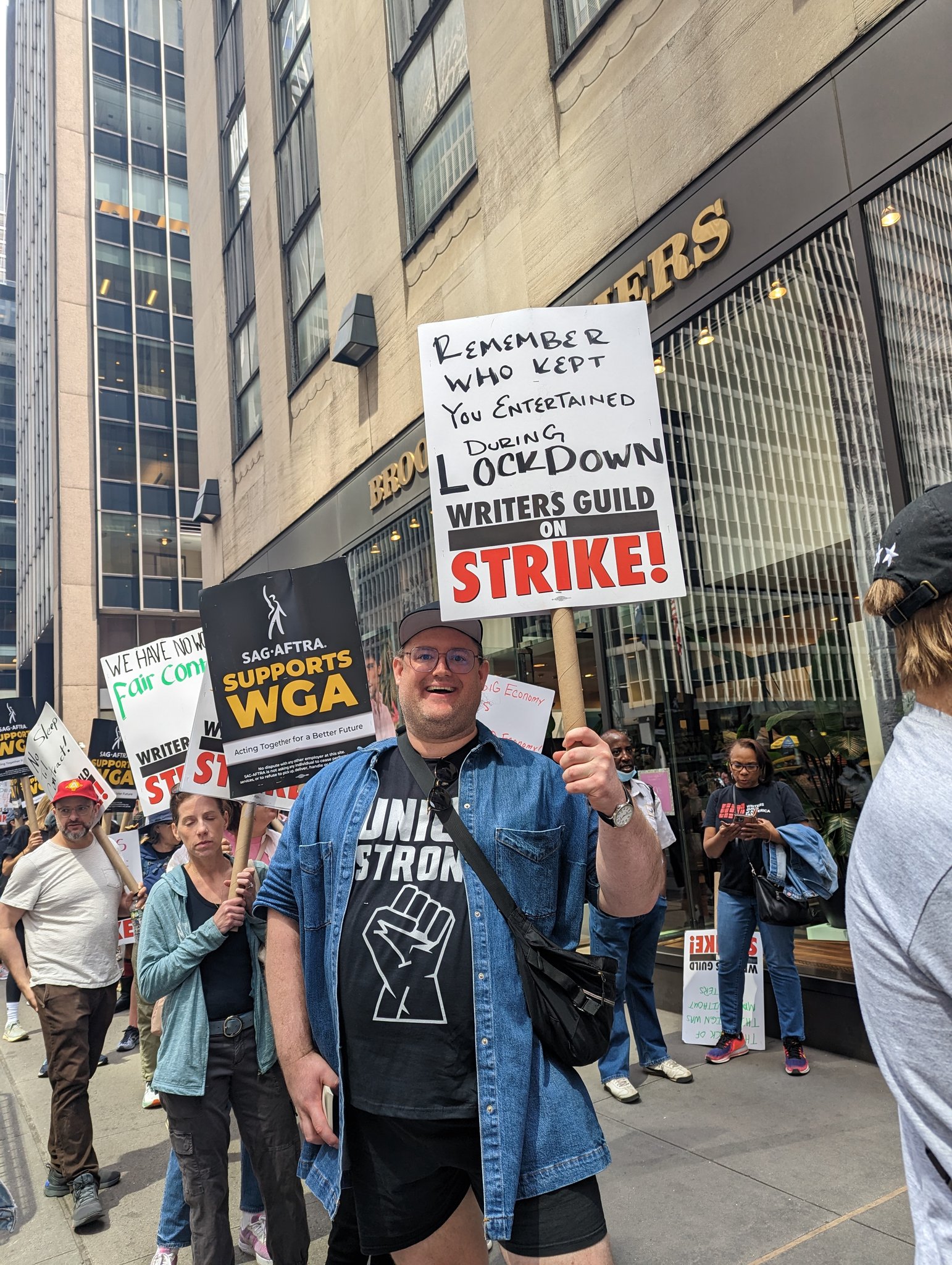 Upfront Picketing PressGallery.