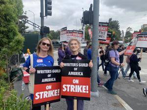 Ruth-and-Rachelle-Romberg-show-some-Mother-and-daughter-solidarity-at-Emerson-picket.jpg