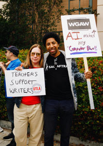 UTLA-teachers-and-SAG-AFTRA-join-forces-at-Warner-Bros.-Photo-Brittany-Woodside.jpg