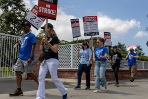 Marching-the-picket-lines-at-Amazon-at-Abortion-Rights-Picket.jpg