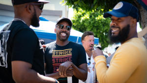 Catching-up-at-the-Juneteenth-picket-at-Paramount.-Photo-by-Antonio-Reinaldo.jpg