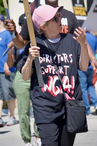 Directors-supporting-writers-at-the-Juneteenth-picket-at-Paramount.jpeg