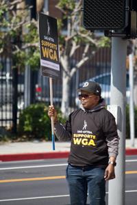 SAG-AFTRA-support-at-the-Juneteenth-picket-at-Paramount.jpeg