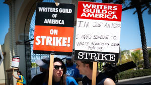 Writers-and-actors-at-the-Juneteenth-picket.-Photo-by-Antonio-Reinaldo.jpg
