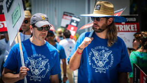 Netflix-west-picket-Photo-Antonio-Reinaldo.jpg