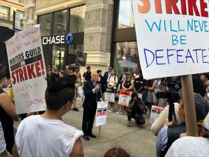 New-York-state-Comptroller-Tom-DiNapoli-addresses-writers-and-actors-on-the-NYC-picket-line.jpg