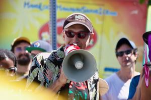 WGA-Supports-Maui-Day-picket-organizer-Mike-Werb-at-TV-City.jpeg