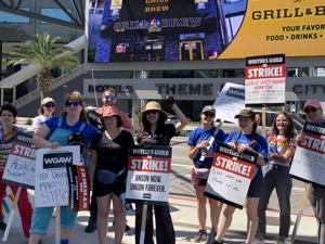 Group-photo-of-Intersectional-picket-at-Universal.jpg